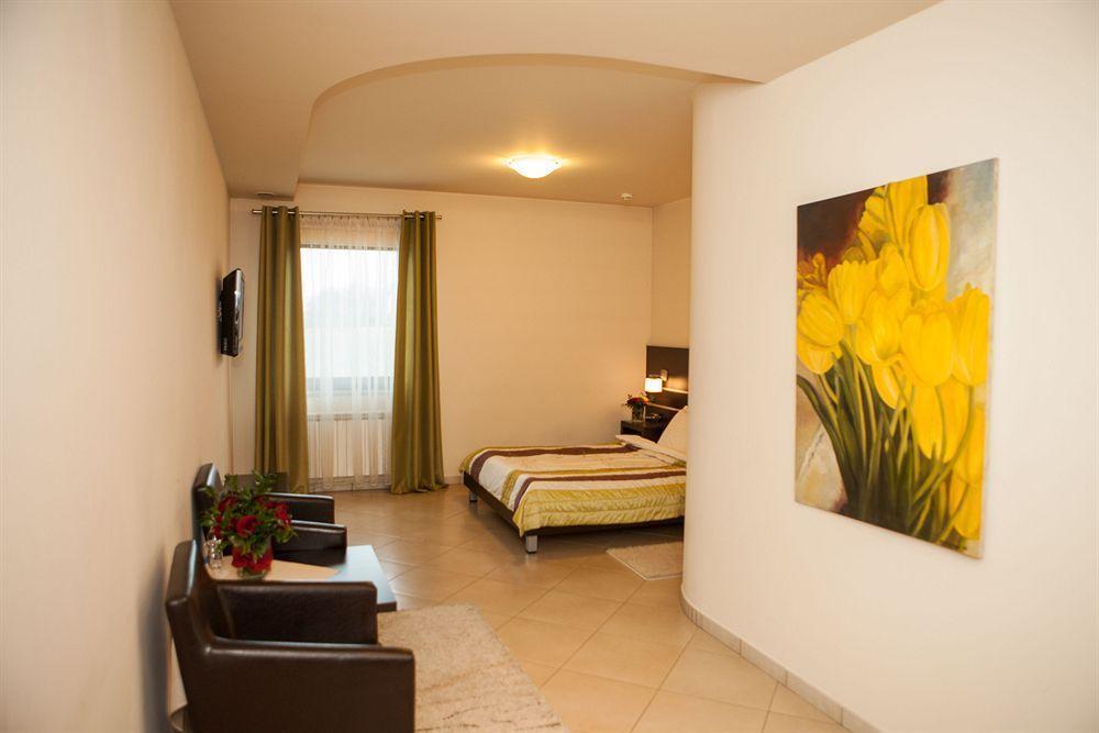 Hotel Corona Tychy Exterior foto